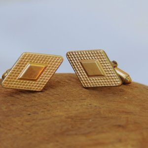 EUC Vintage Gold Cuff Links
